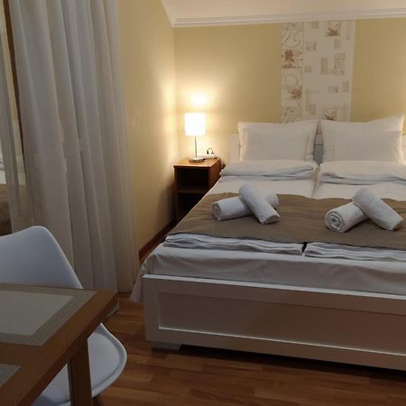 Gabi & Gabi Apartments Хайдусобосло Экстерьер фото