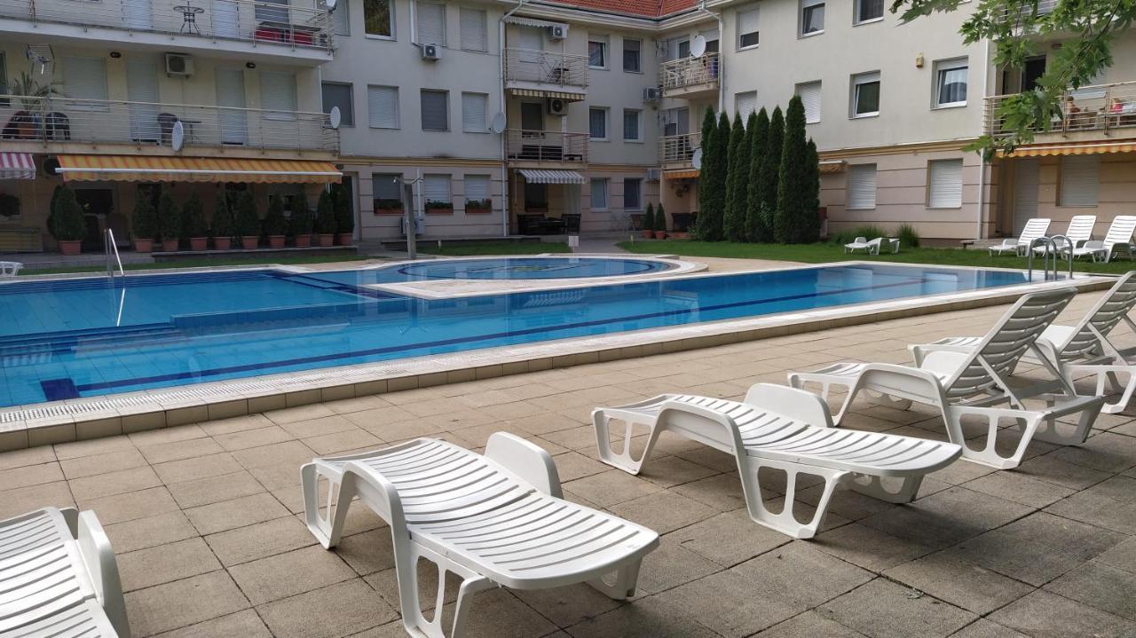Gabi & Gabi Apartments Хайдусобосло Экстерьер фото