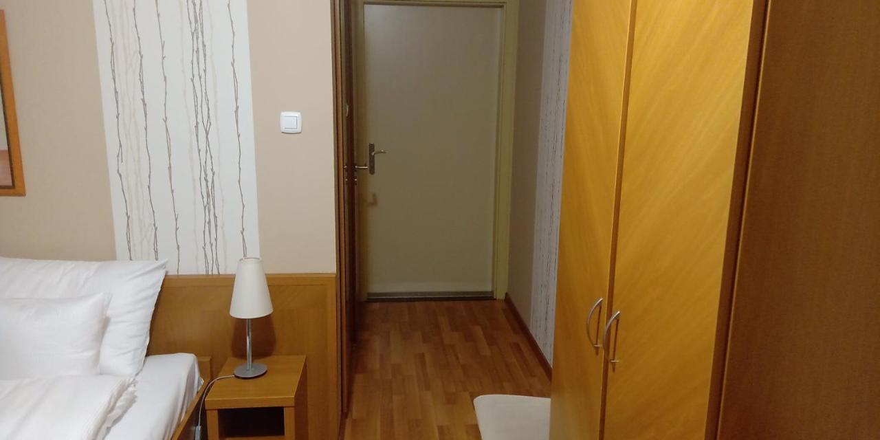 Gabi & Gabi Apartments Хайдусобосло Экстерьер фото