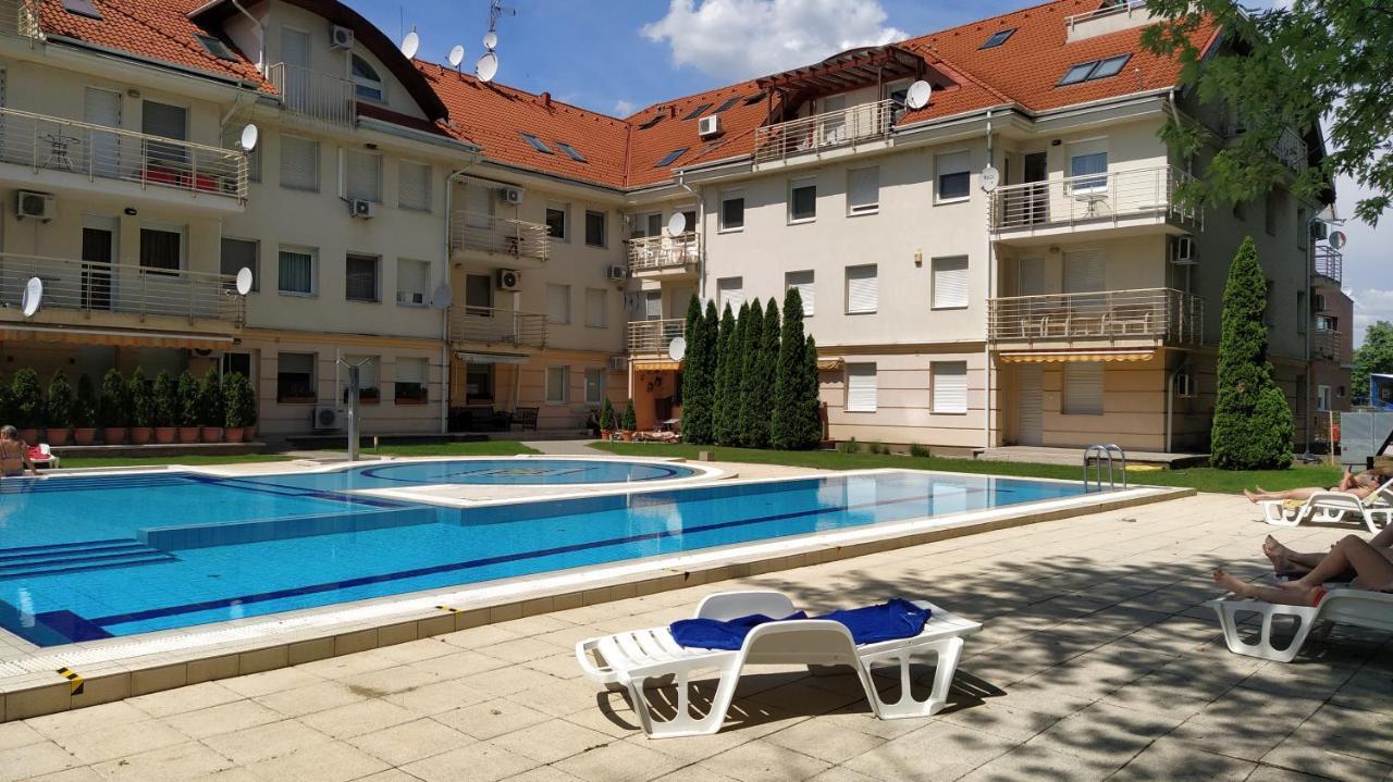 Gabi & Gabi Apartments Хайдусобосло Экстерьер фото