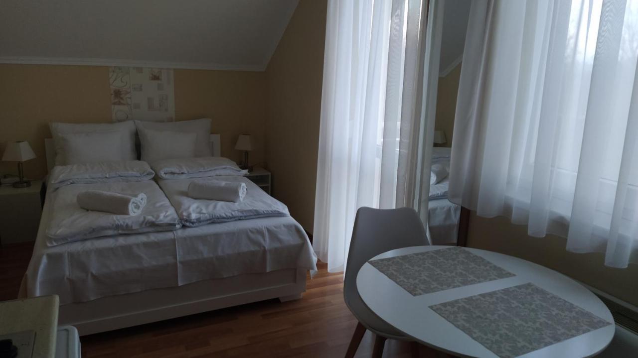 Gabi & Gabi Apartments Хайдусобосло Экстерьер фото