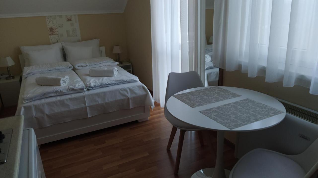 Gabi & Gabi Apartments Хайдусобосло Экстерьер фото