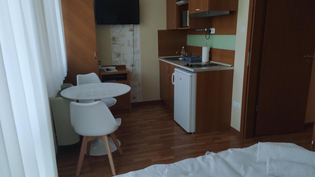 Gabi & Gabi Apartments Хайдусобосло Экстерьер фото
