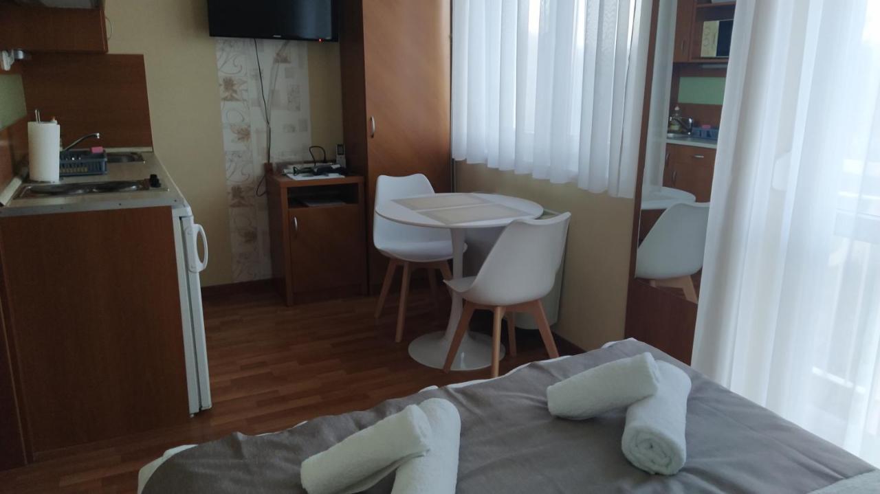 Gabi & Gabi Apartments Хайдусобосло Экстерьер фото