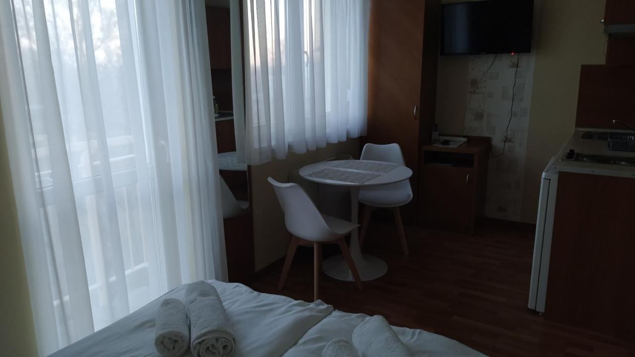 Gabi & Gabi Apartments Хайдусобосло Экстерьер фото
