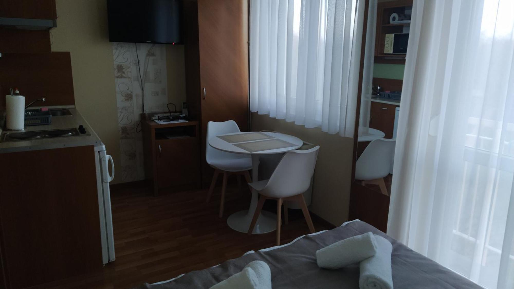 Gabi & Gabi Apartments Хайдусобосло Экстерьер фото