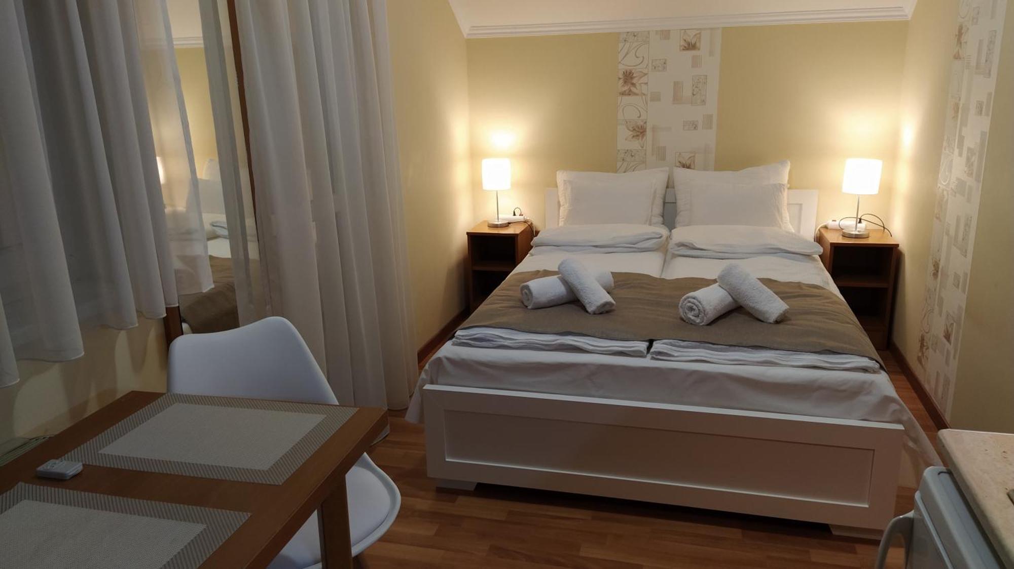 Gabi & Gabi Apartments Хайдусобосло Экстерьер фото